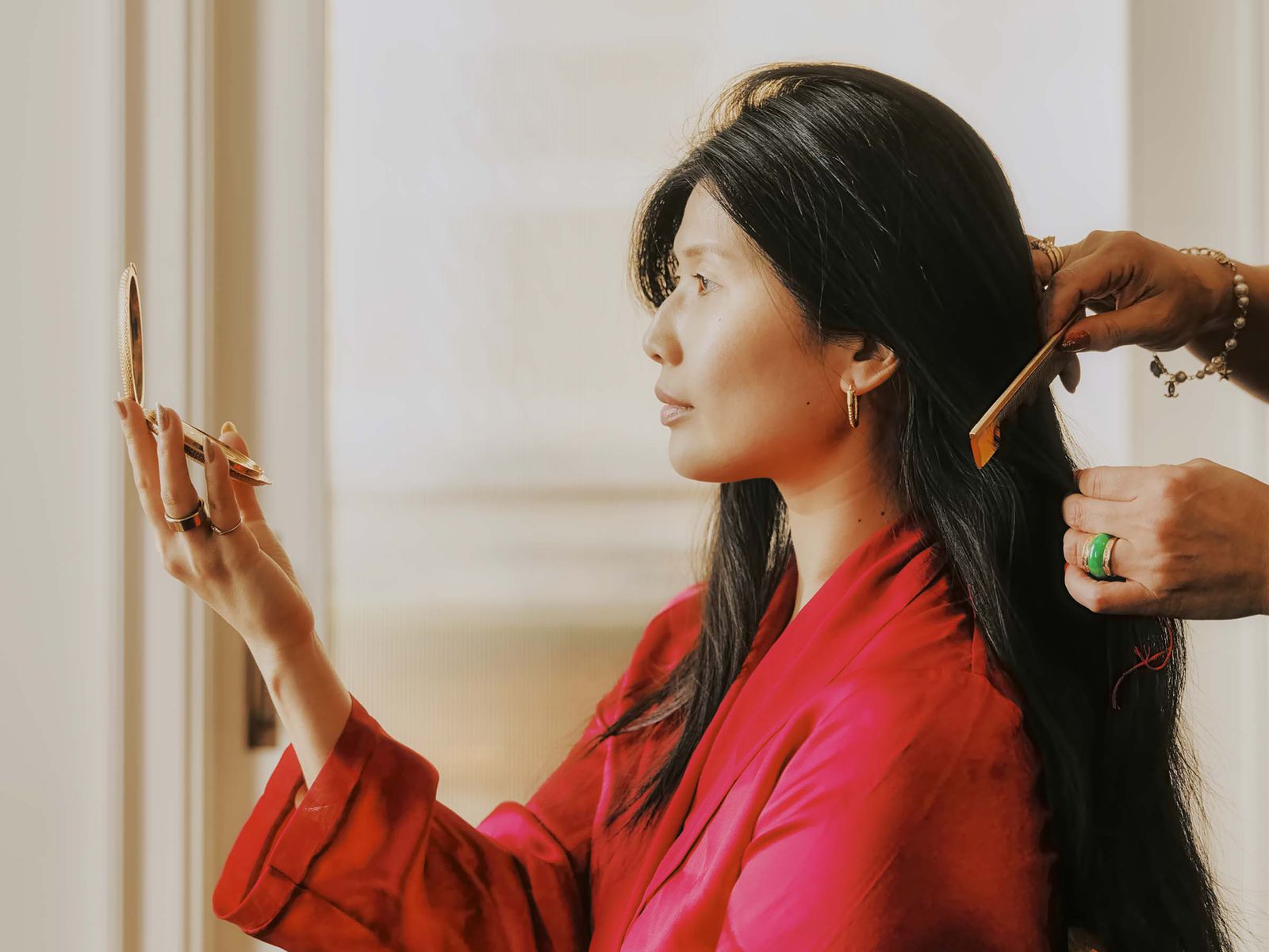 How a Golden Hairbrush Helped One Bride Connect to Her Chinese Heritage